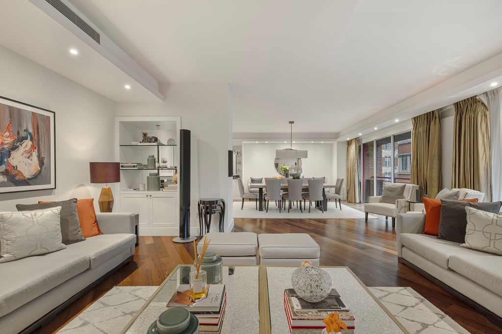 Property photo 2 of 25