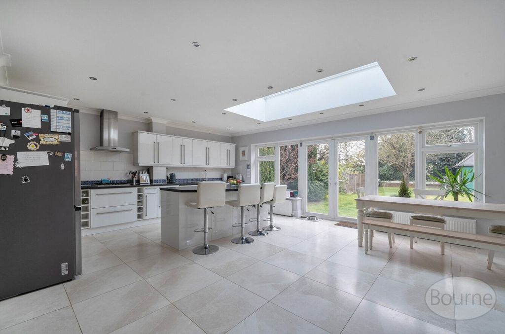 Property photo 3 of 16 Picture No. 19