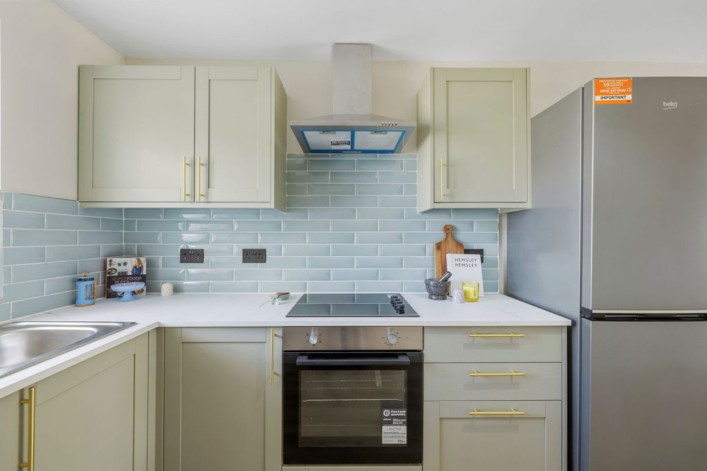 Property photo 3 of 15 Kitchen