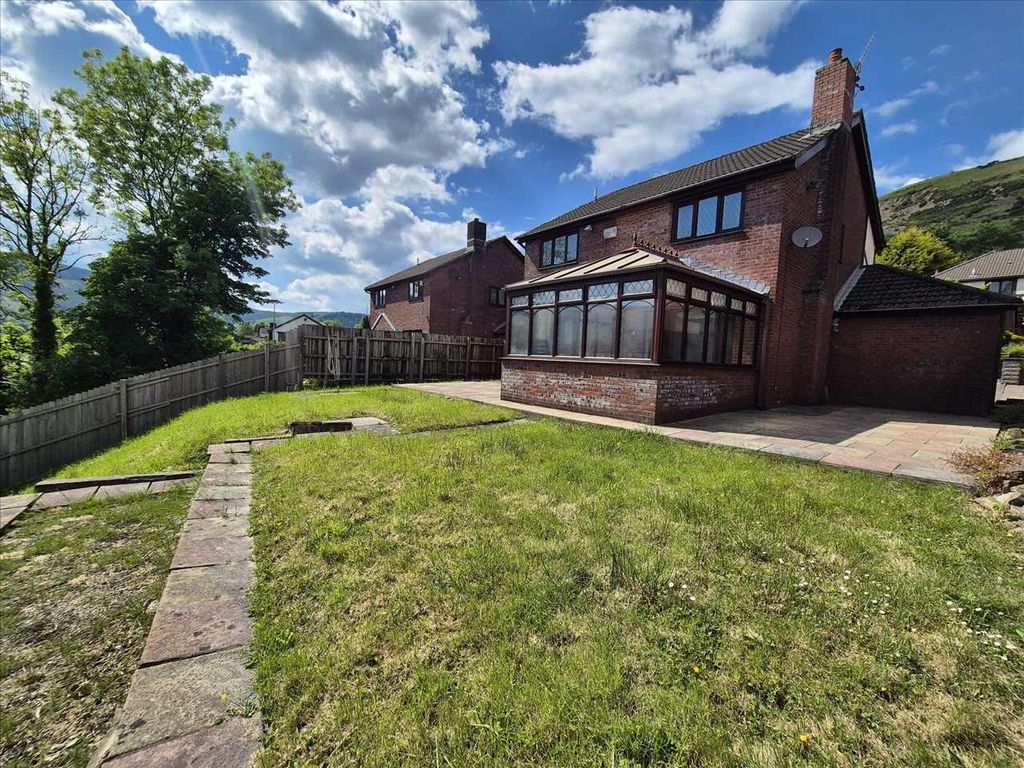 Property photo 2 of 33 Exterior