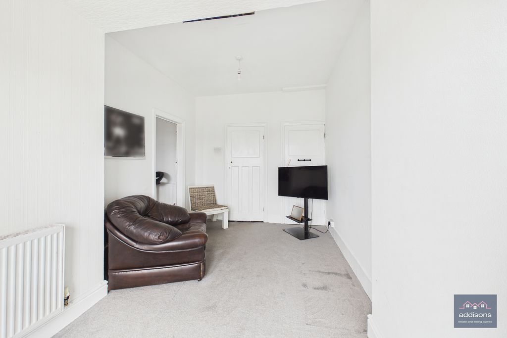 Property photo 3 of 14 Photo 10