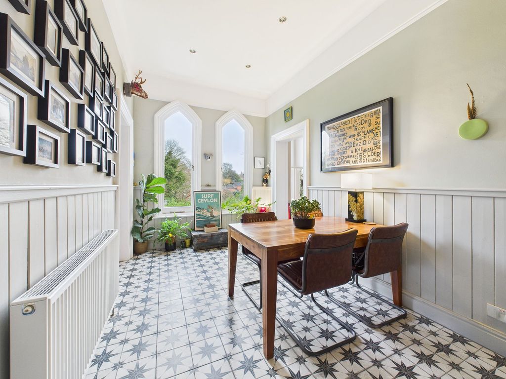 Property photo 3 of 15 Entrance Hall