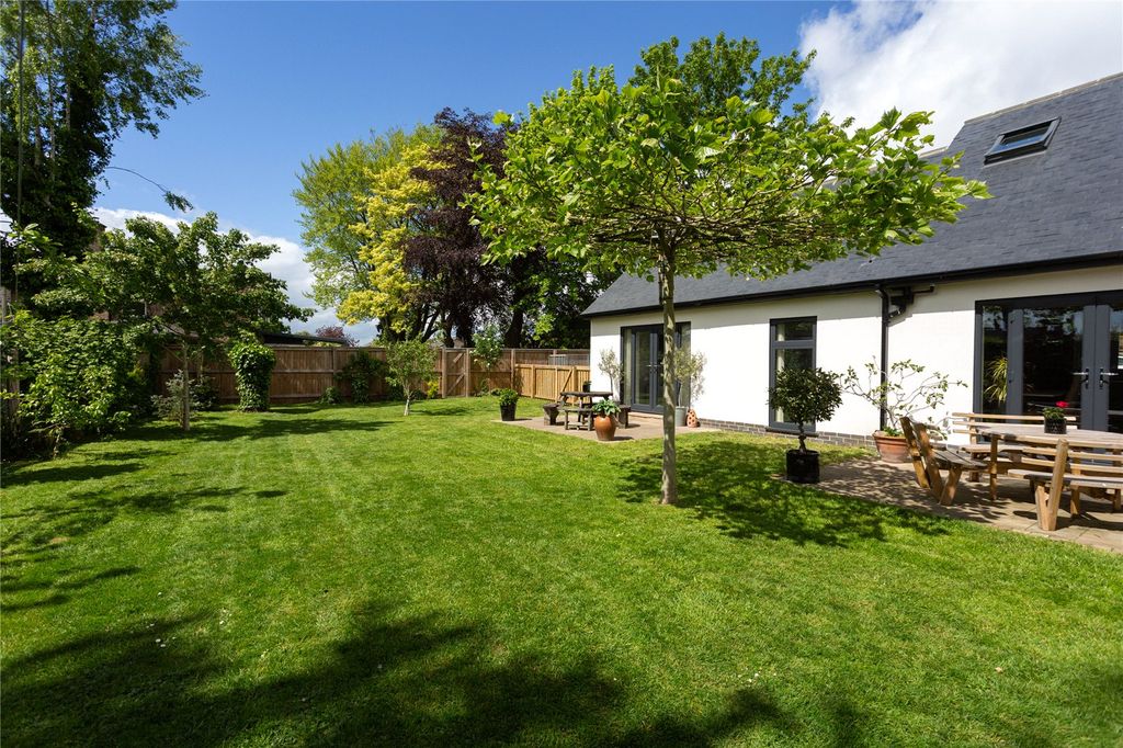 Property photo 3 of 24 Photos