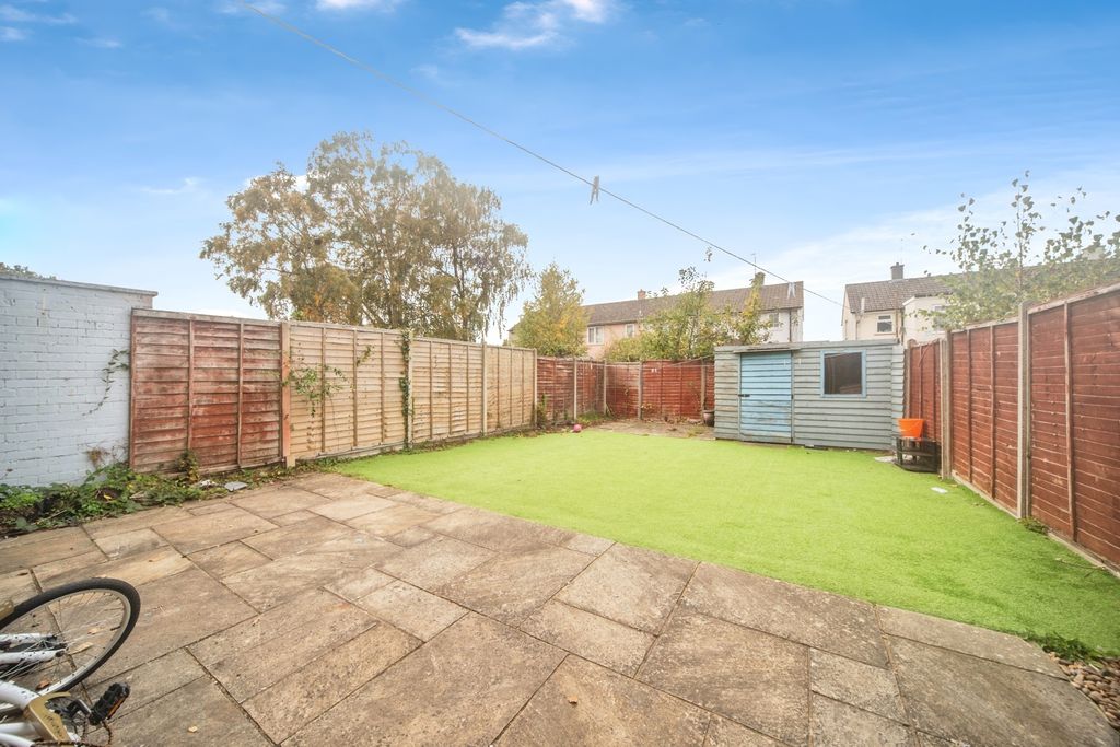 Property photo 3 of 17 Photo