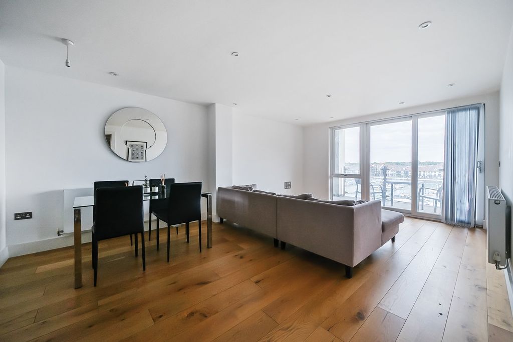 Property photo 3 of 12 Picture No. 18