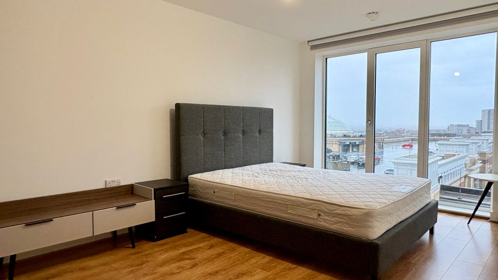 Property photo 3 of 20 Bedroom