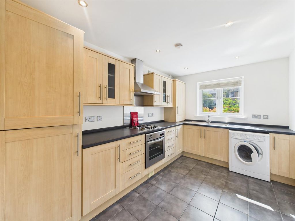 Property photo 3 of 6 Cam04063G0-Pr0117-Still006.Jpg