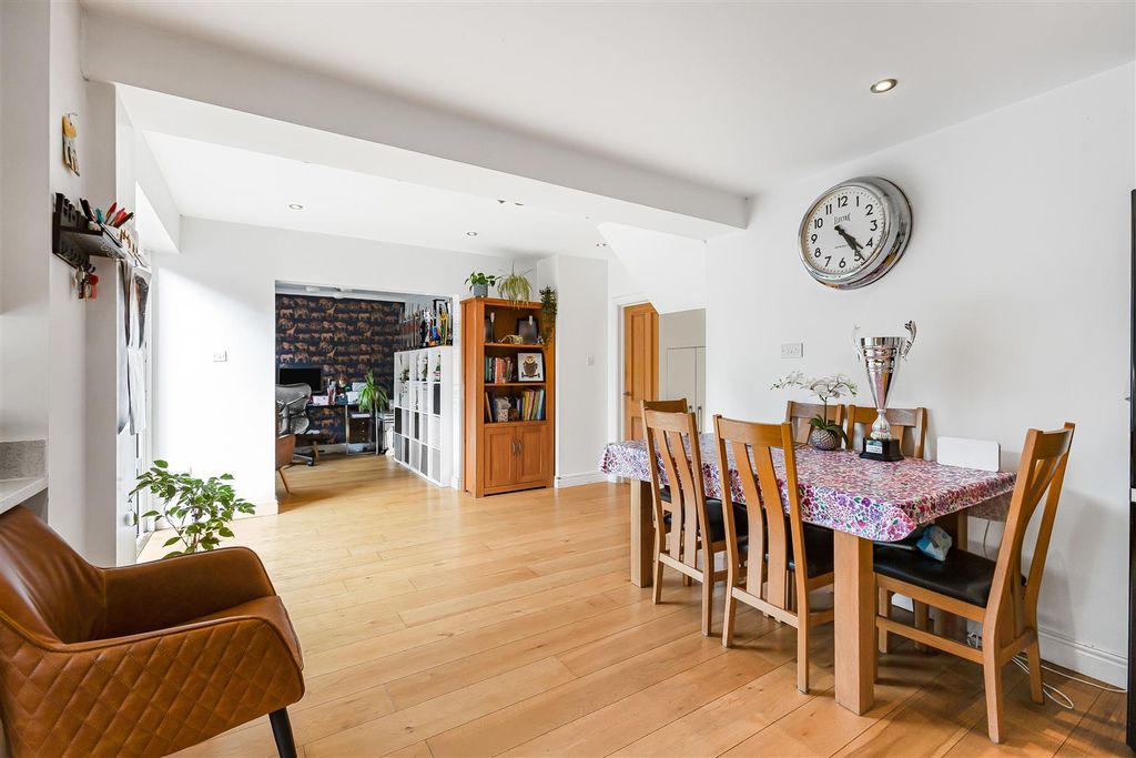 Property photo 3 of 29 48_89217.Jpg