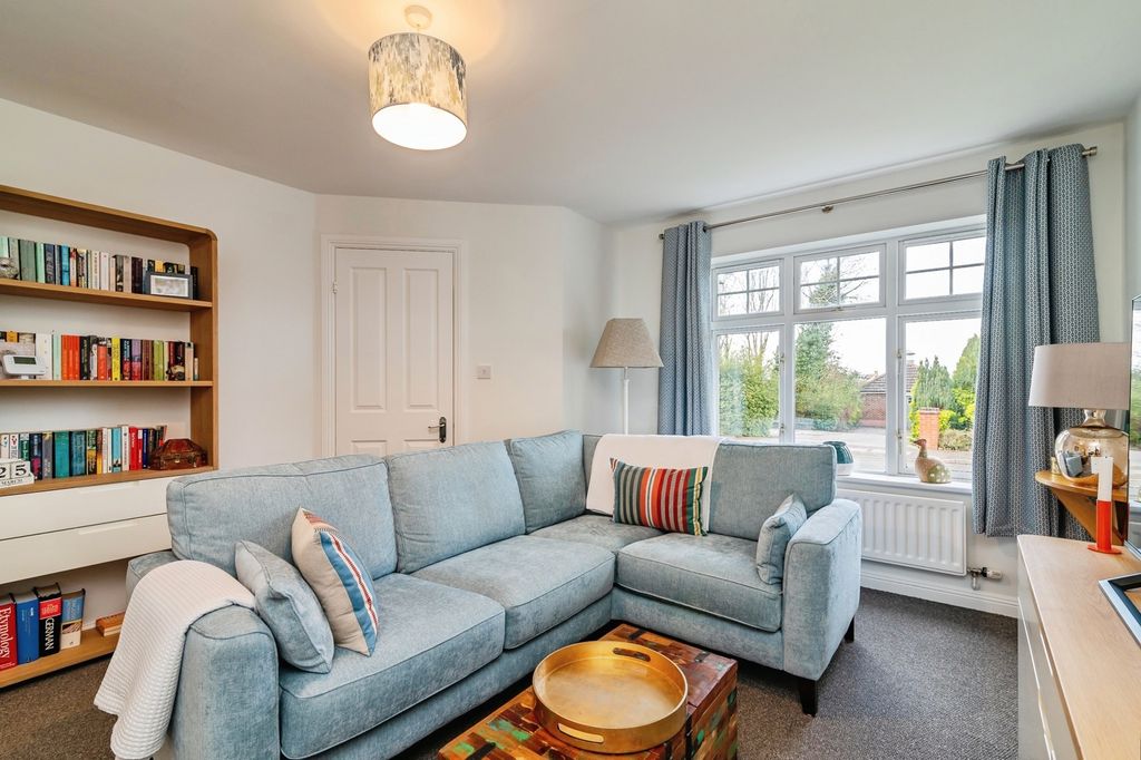 Property photo 2 of 17 Pbox-Img.Jpg