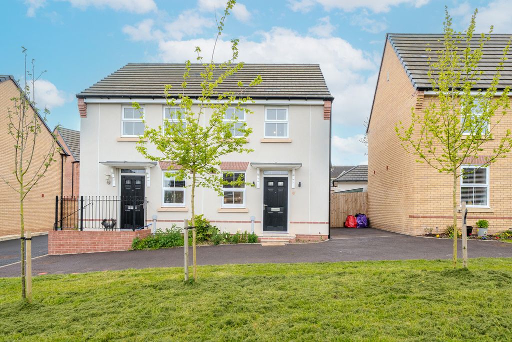 Property photo 1 of 21