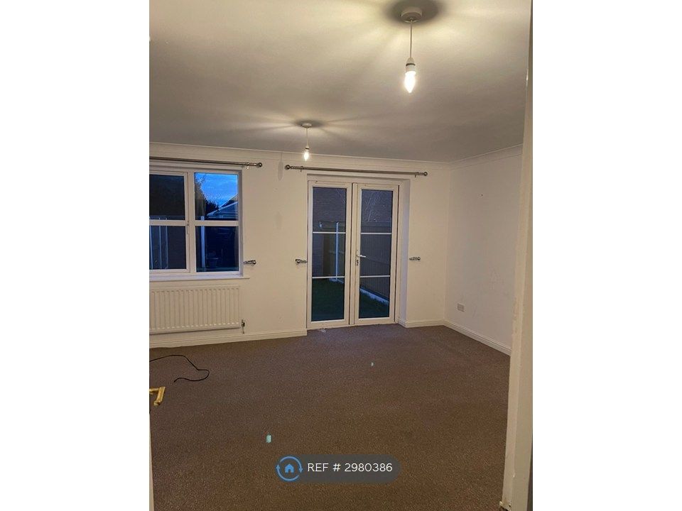 Property photo 3 of 14 Sitting Room