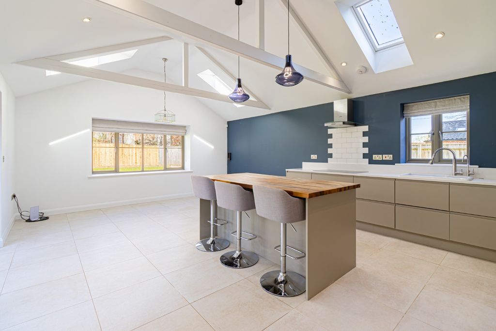 Property photo 3 of 39 5012718