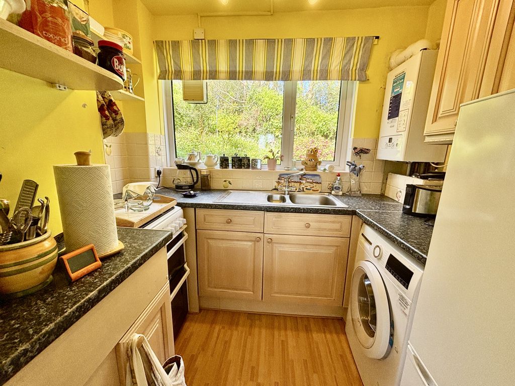 Additional image 5 of 2 bed flat for saleQuarry Gardens, Tredarvah TR18