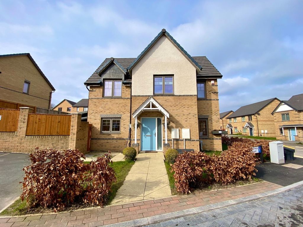 Property photo 1 of 28