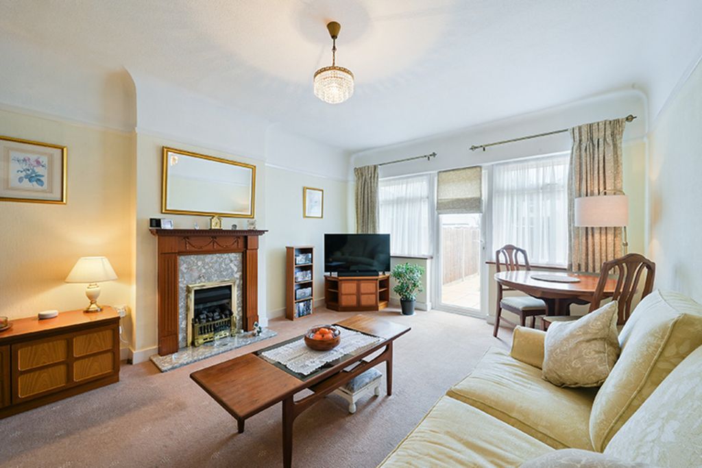Property photo 2 of 12