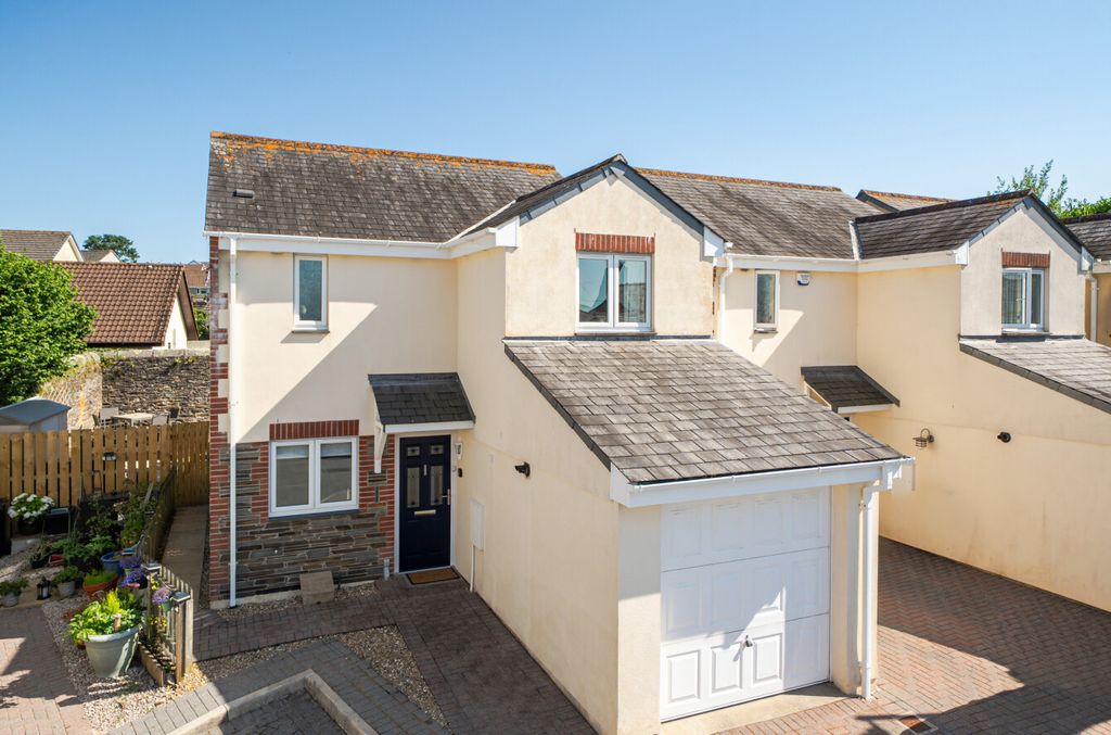 Property photo 1 of 16 1488069-2-6A4E773...