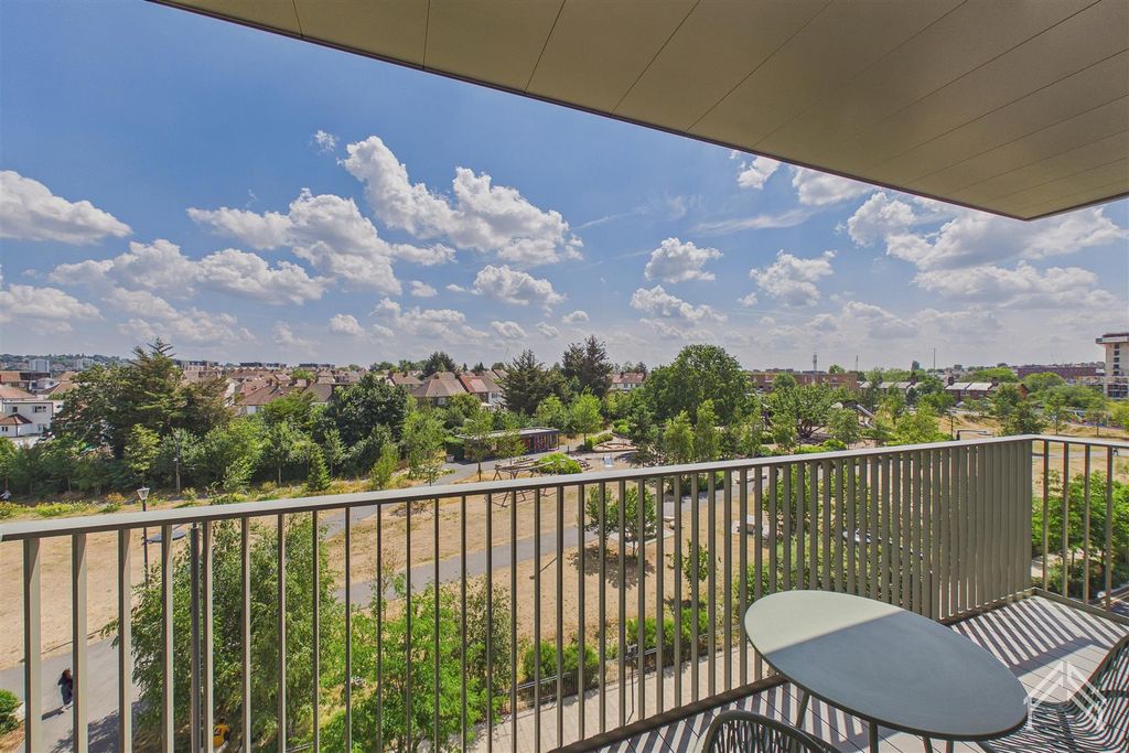 Property photo 3 of 9 7.Jpg