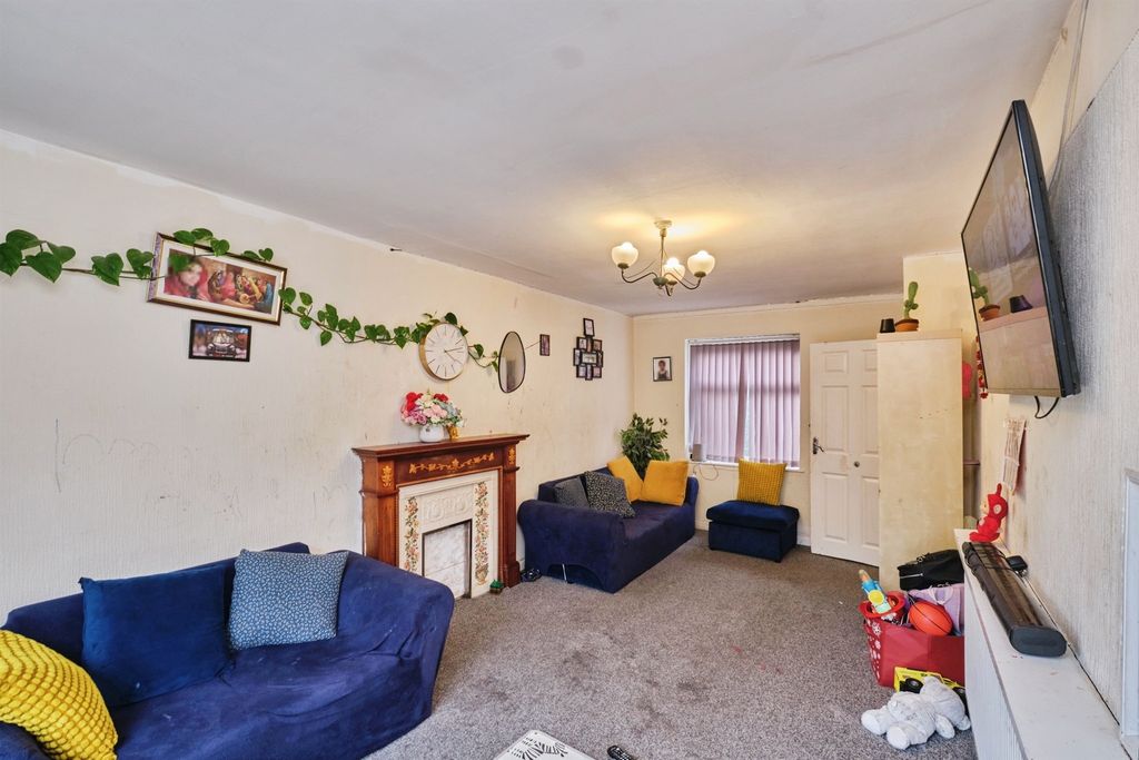 Property photo 3 of 17