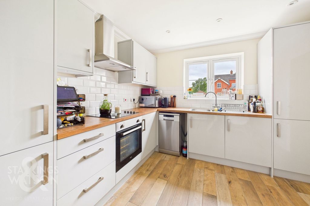 Property photo 2 of 24