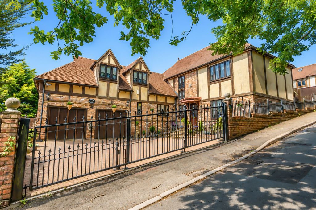 Additional image 49 of 5 bed detached house for saleChristchurch Hill, Christchurch NP18