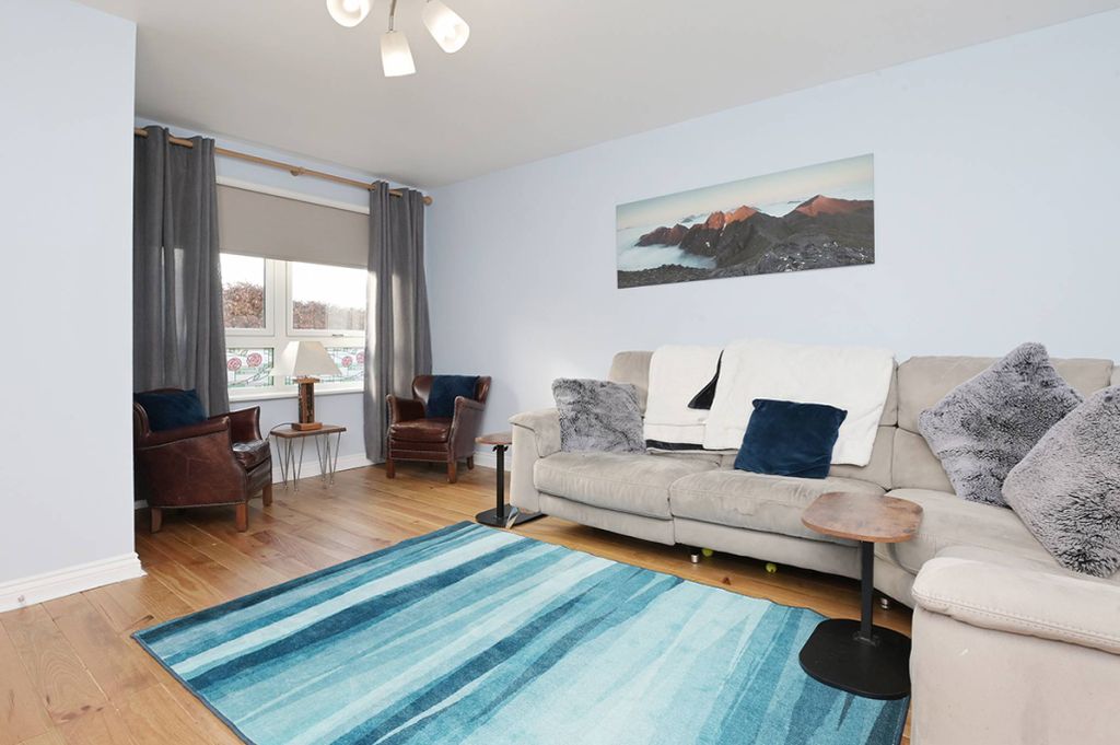 Property photo 2 of 28