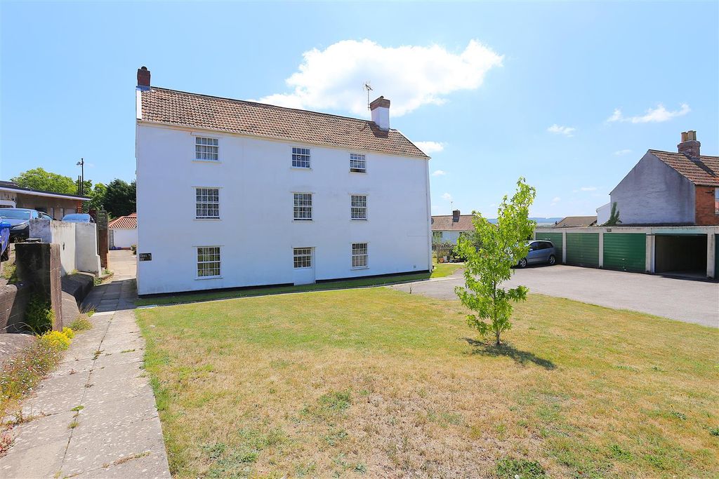 Property photo 1 of 11