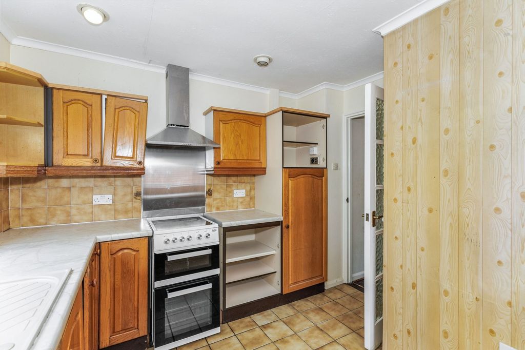 Property photo 3 of 19