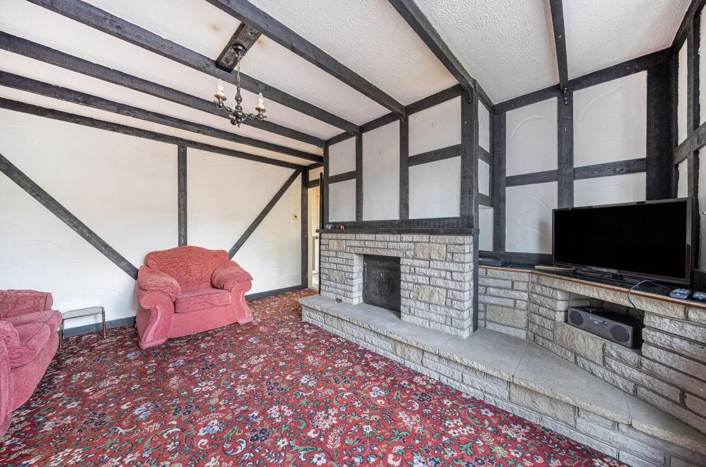 Property photo 2 of 19 1341492-13-68B6B2F57Df2E.Jpg