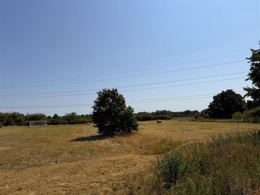 Property photo 2 of 2 Field Views