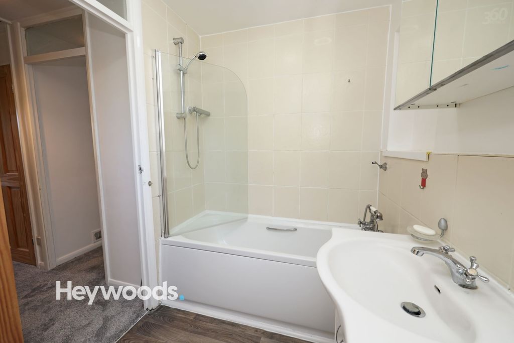 Property photo 3 of 43