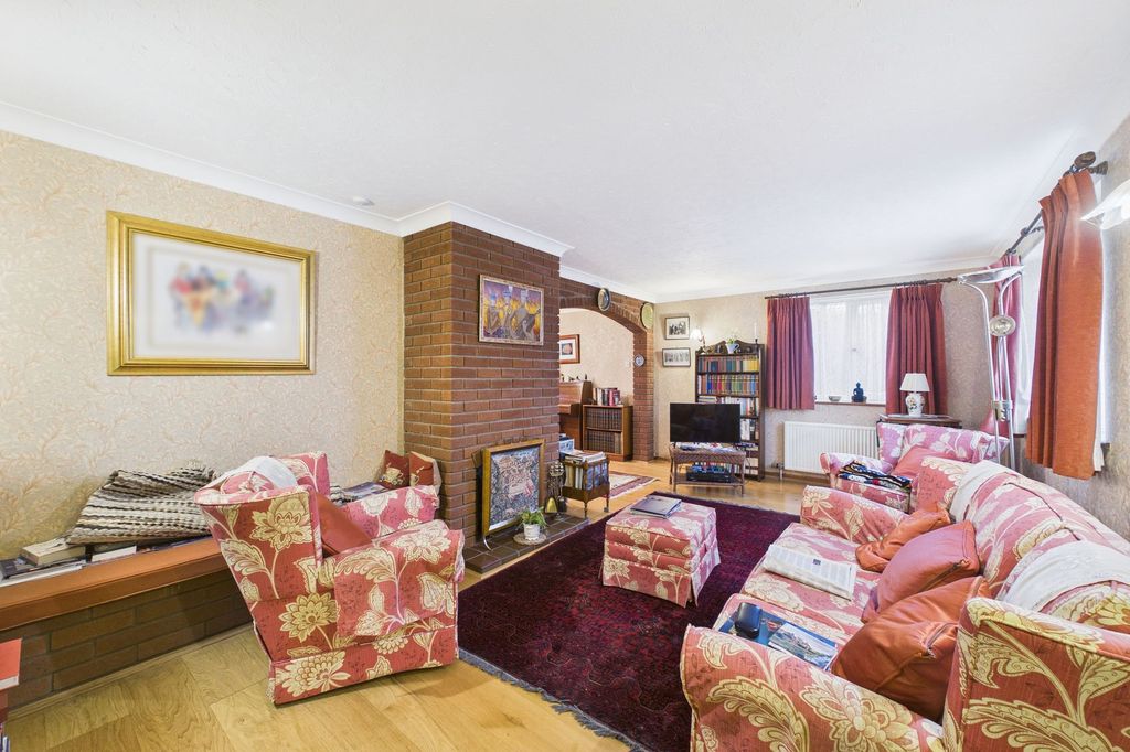 Property photo 3 of 21