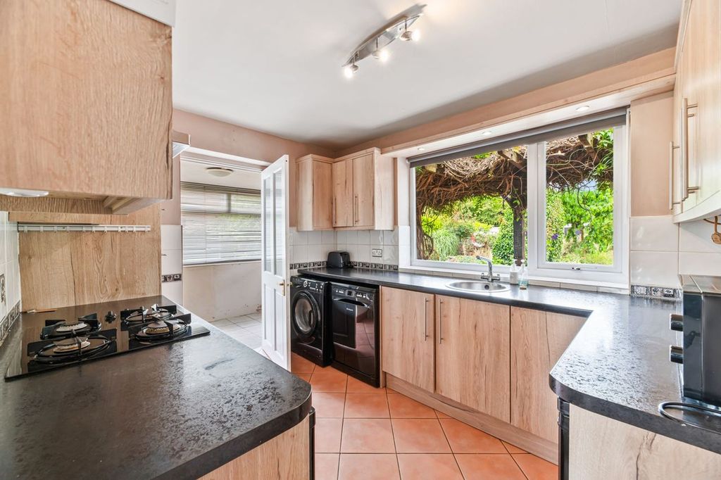 Property photo 3 of 16 Kitchen