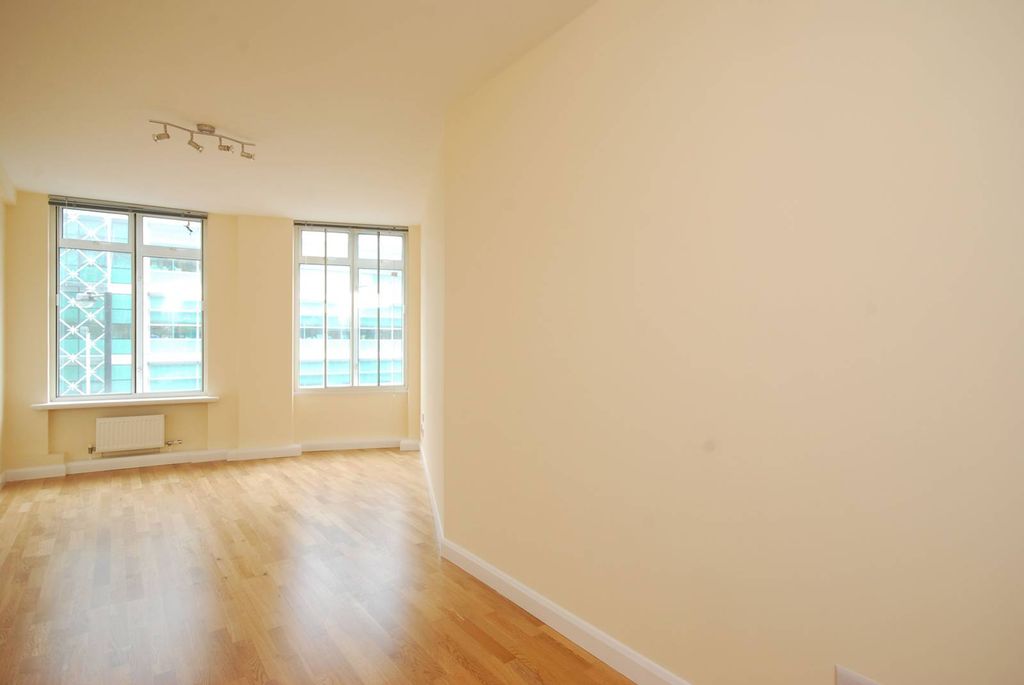 Property photo 1 of 2