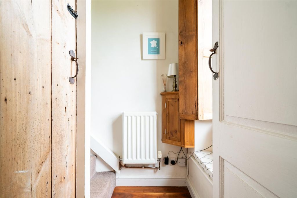 Property photo 3 of 34 Hall.Jpg