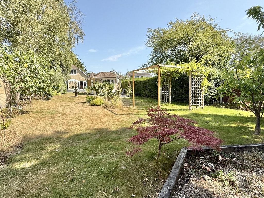 Property photo 2 of 32