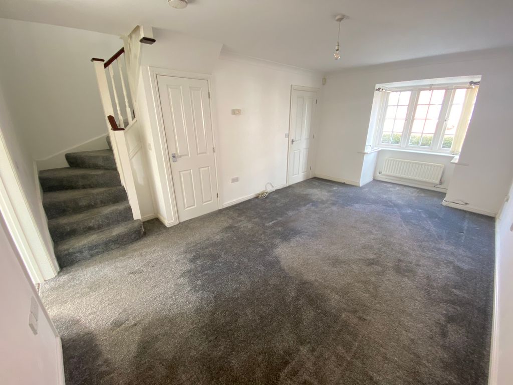 Property photo 2 of 17 Living Room