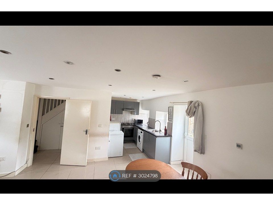 Property photo 1 of 27