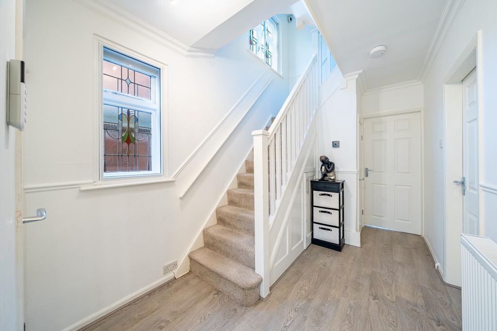 Property photo 2 of 29 Hallway