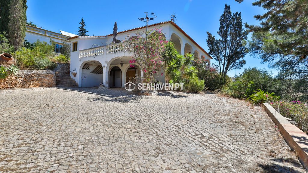 Property photo 2 of 25