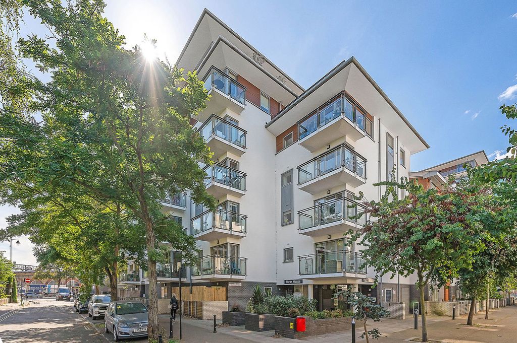 Property photo 1 of 26