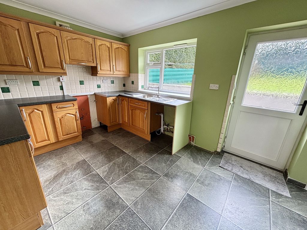 Property photo 3 of 15 Kitchen