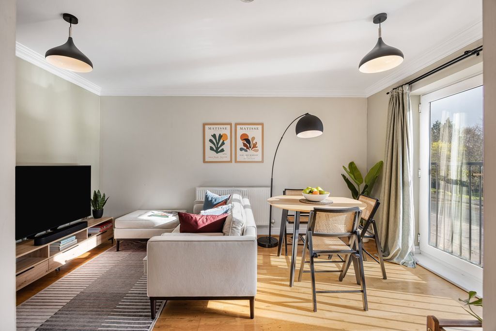 Property photo 2 of 21