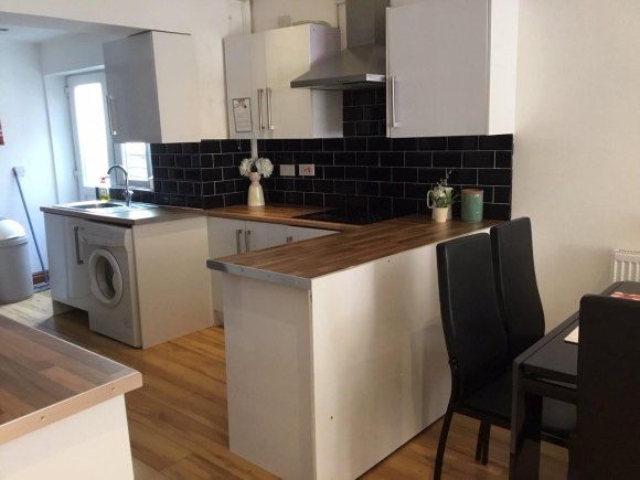 Property photo 2 of 19 Kitchen A.Jpg