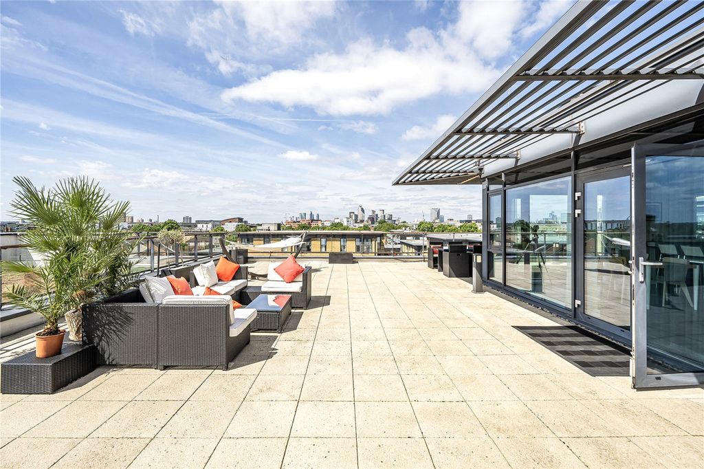 Property photo 1 of 23 Roof Terrace
