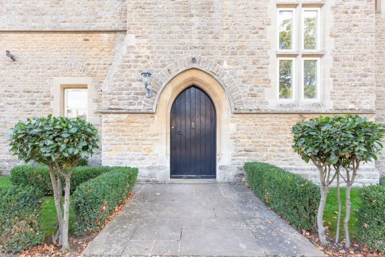 Property photo 1 of 9 207591