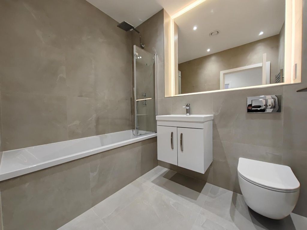 Property photo 3 of 8 1000003531.Jpg