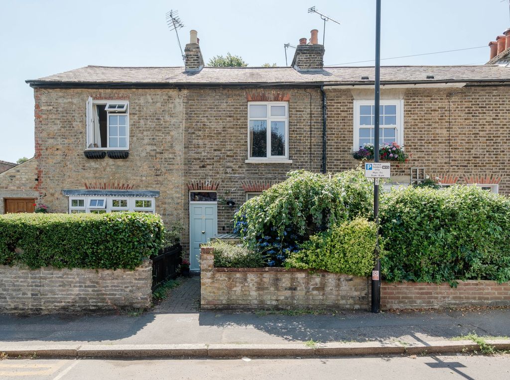 Property photo 2 of 34