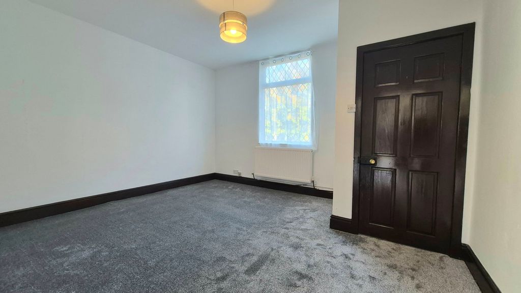 Property photo 3 of 26