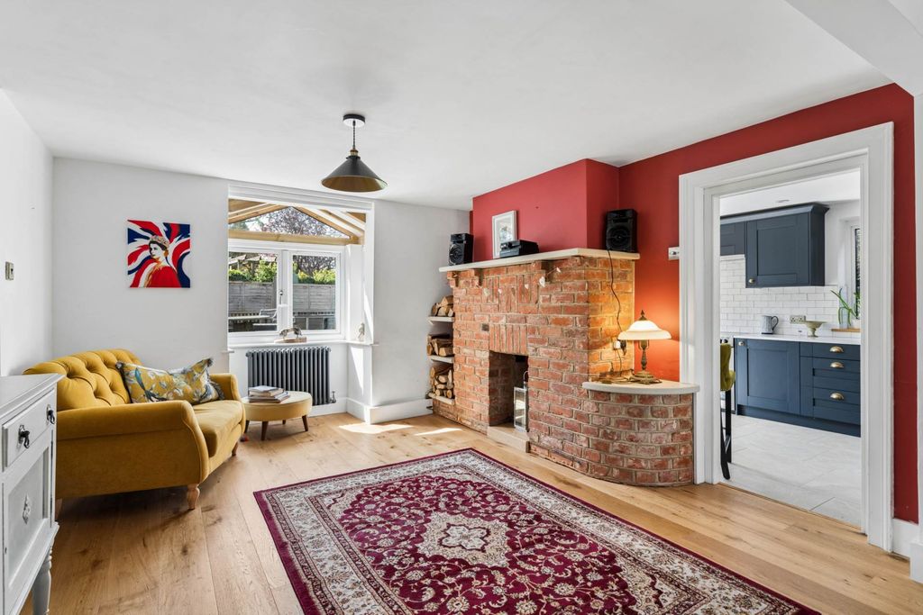 Property photo 3 of 34