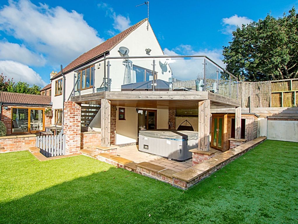 Property photo 1 of 18